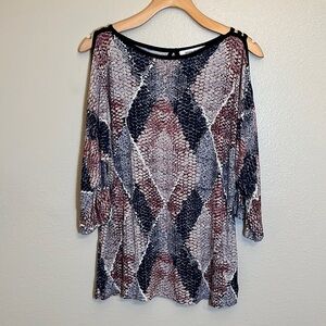 *3/$15* Rose & Olive Open Arm Shirt